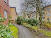 Möblierte Wohnung mit Balkon in der Nähe vom Volkspark...