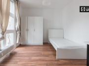 Möbliertes Zimmer in 3 Zimmer Wohnung in Kreuzberg, Berlin