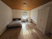 Möbliertes Zimmer in 3er WG 2.OG re Zi 1 Möbliertes Zimmer in 3er WG 2.OG re Zi 1