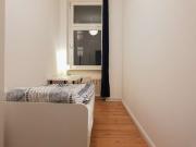 Möbliertes Zimmer in 5 Zimmer Wohnung in Pankow, Berlin