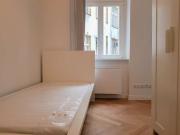 Möbliertes Zimmer in 6 Zimmer Wohnung in Neukölln zu...