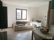 MOCCIA BILOCALE ARREDATO CON BOX IN PARCO CON PISCINA DEG