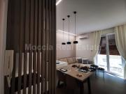 MOCCIA MODERNO RIFINITO BILOCALE ARREDATO DESIGN IN...