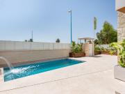 Modelo Laguna Azul. Fantástico chalet compuesto de 3...