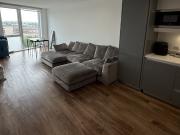 Modern 1 bed apartment convenient location