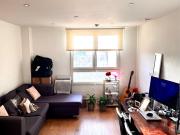 Modern 1 bed flat on Clapham High Street