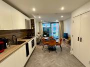 Modern 1 Bed Flat with Balcony & Garden view