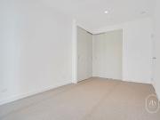 Modern 1 Bedroom Apartment in Prestigious WSP Building –...