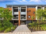 Modern 1 Bedroom Apartment in Prime Malvern Location