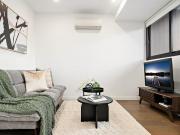 Modern 1 Bedroom Apartment in the Heart of Essendon