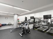 Modern 1 bedroom apartment near Bridge Rd/Church St tram...