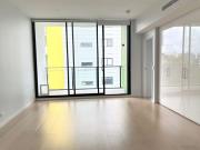 Modern 1 Bedroom Apartment & Walk to Station!
