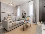 Modern 1 Bedroom Apartment with Designer Furniture in...