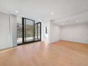 Modern 1 Bedroom Apartment with Spacious Study Area