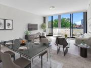 Modern 1 bedroom Apartment with walkable distance to St...