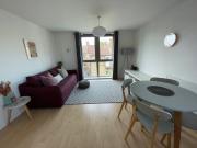 Modern 1 Bedroom Flat to rent in Clapham North
