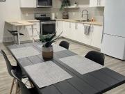 Modern 2 Bedroom Fully Furnished Suite – Includes Lake...