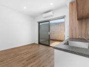 Modern 1 Bedroom ground floor Room with ensuite for Rent