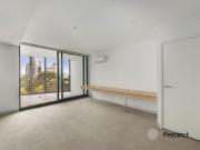 Modern 1 bedroom on Flinders Street