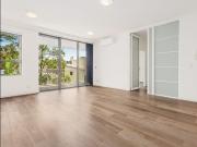 MODERN 1 BEDROOM WITH STUDY AND PARKING