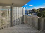 Modern 1 Large one bedroom air conditioned apartment