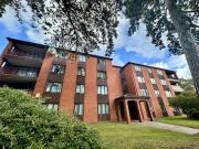 Modern 2 Bed 2 bathroom flat, close to the city