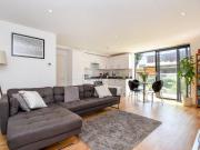 Modern 2 Bed / 3 Bath Maisonette – Clapham/Brixton