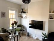 Modern 2 Bed Flat Bills/Council Tax inc