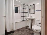 Modern 2 bed flat near Cambridge Station