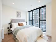 Modern 2 bed flat Tenancy Takeover