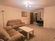 Modern 2 Bed Flat to rent in an excellent Location