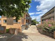 Modern 2 Bedroom Apartment in Prime Coorparoo Location