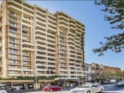 Modern 2 Bedroom Apartment in Prime Inner City Location