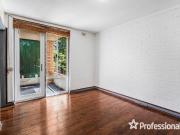 Modern 2 Bedroom Apartment in Rivervale