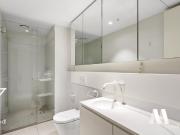 Modern 2 Bedroom Apartment in the Heart of South Yarra