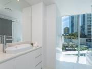 Modern 2 bedroom apartment in the popular & central H...