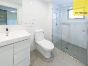 “modern 2 bedroom apartment overlooking parramatta river”