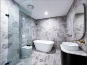 Modern 2 Bedroom Apartment with 2 Parking space in a...