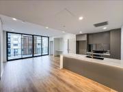 Modern 2 Bedroom Apartment with 2 Parking space in a...