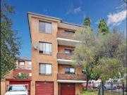 Modern 2 Bedroom Apartment with great Sunlight and Balcony