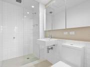 Modern 2 Bedroom Apartment with Incredible City Views Modern 2 Bedroom Apartment with Incredible City Views