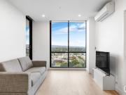 Modern 2 Bedroom Apartment with Park Views
