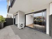 Modern 2 Bedroom Apartment with Private Terrace