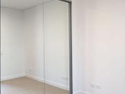 Modern 2 Bedroom Apartment With Stunning Waterview