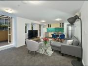 Modern 2 Bedroom CBD Apartment | Steps to RMIT &...