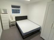 Modern 2 bedroom flat in Battersea for 1st June