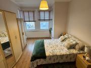 Modern 2 Bedroom Flat on Green Lanes – £1,950