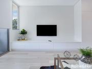 Modern 2 Bedroom + Study!