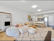 Modern 2 Bedroom + Study in Prime Robina Location!