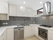 Modern 2 Bedroom Townhouse in Balwyn